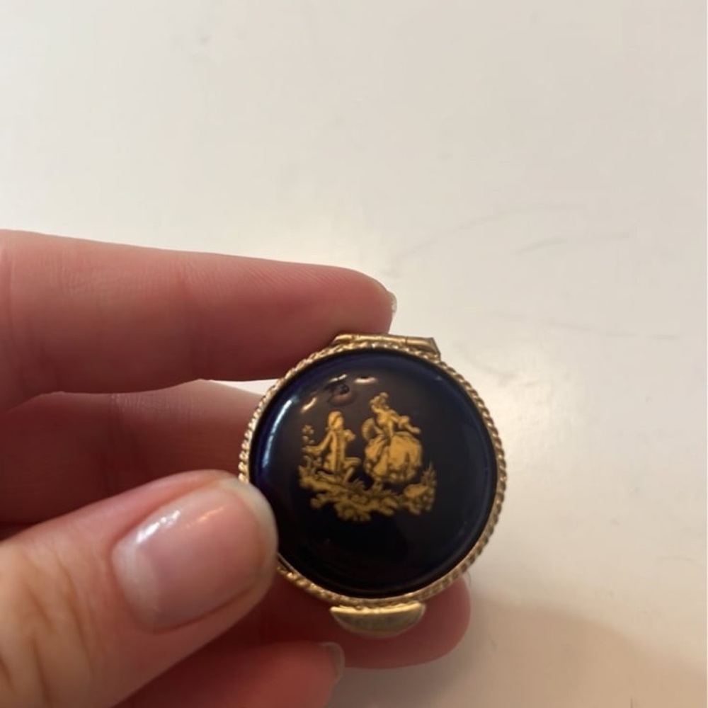 Vintage DEEP BLUE AND GOLD ENAMEL TRINKET/PILL BOX